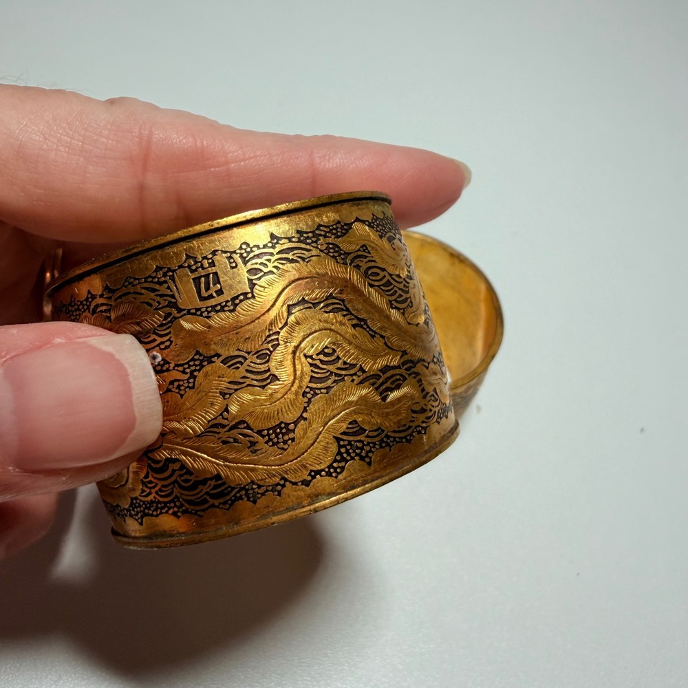 Vintage Gold Tone Etched Phoenix Dragon Napkin Rings Set of 2 Chinoiserie Decor - Picture 5 of 13